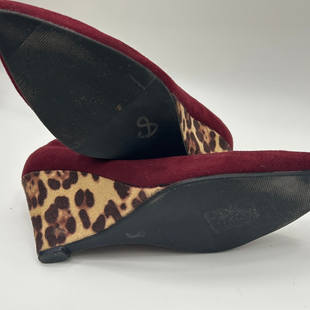 Ollio‎ Burgundy Suede Wedge Heels Leopard Print Pointed Toe Pumps Size 6.5 - Picture 10 of 10
